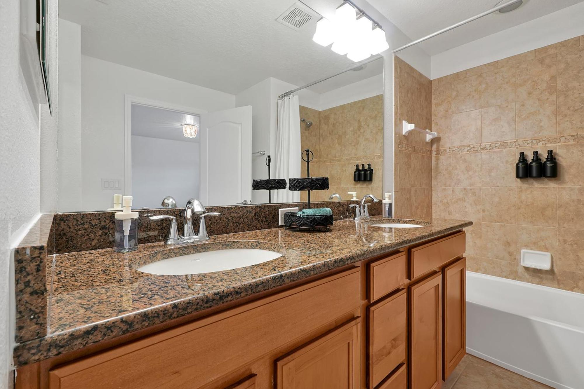 Stylish & Cozy Retreat Prime Location Fully Equipped Hébergement de vacances